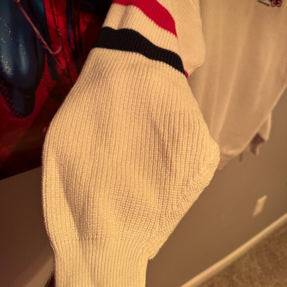 Vintage 1970s Sweater / Sweatshirt GM Oldsmobile USA Made (XL) Grandma Sweater - Picture 7 of 13